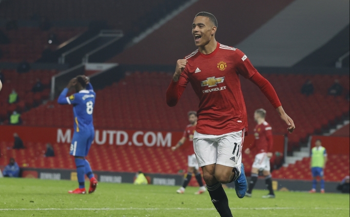 Manchester United, ikinci yar�da geri d�nd�!