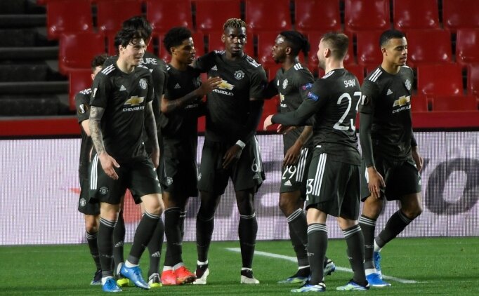 Manchester United, Granada'n�n umutlar�n� �ald�