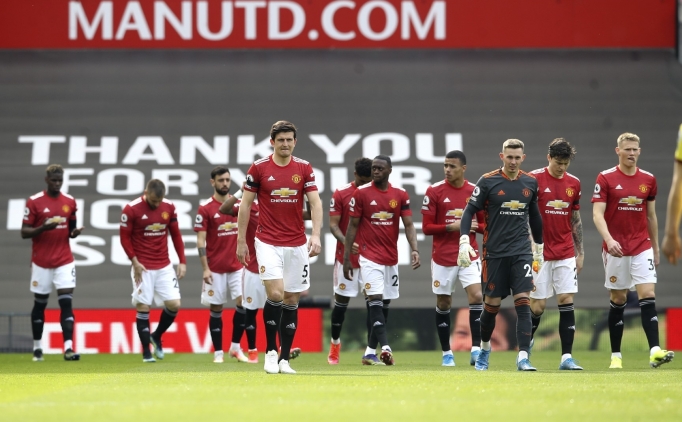 Manchester United taraftarndan 'Avrupa Sper Ligi' protestosu