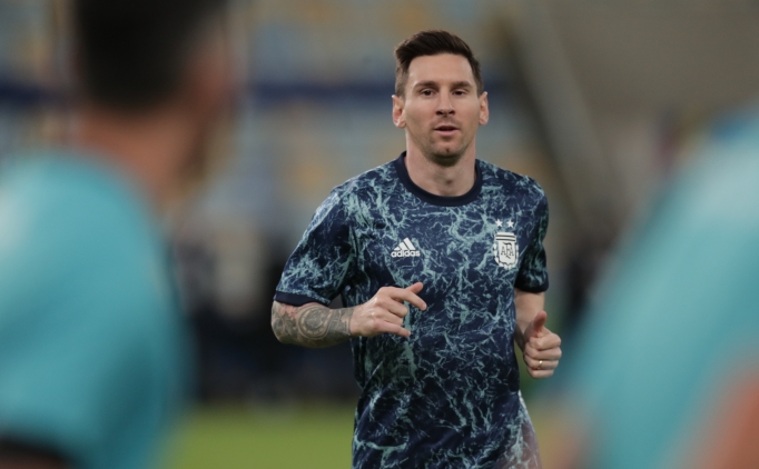 Emiliano Martinez: 'Messi i�in �lmeye haz�r�m'