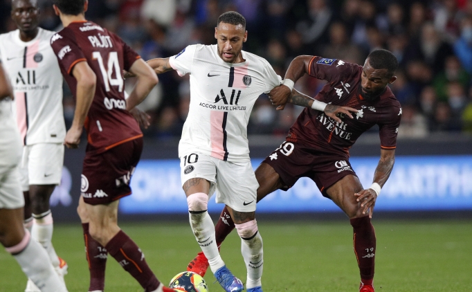 Paris, 90+5'te kazand�!