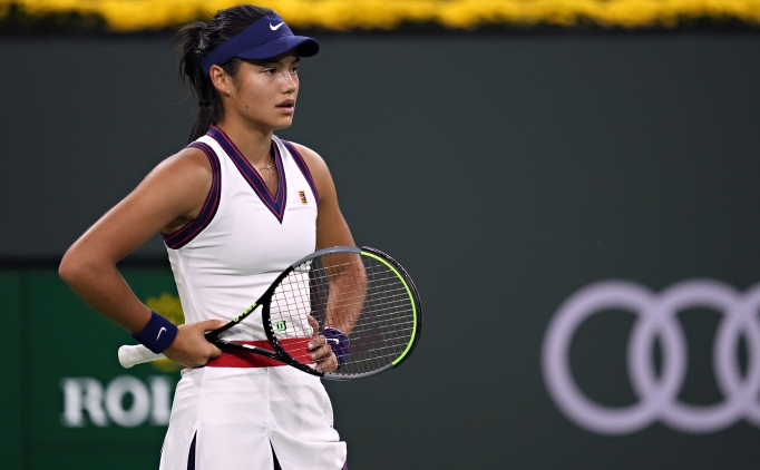 Emma Raducanu grand slam ampiyonluu sonras kt ilk ma kaybetti