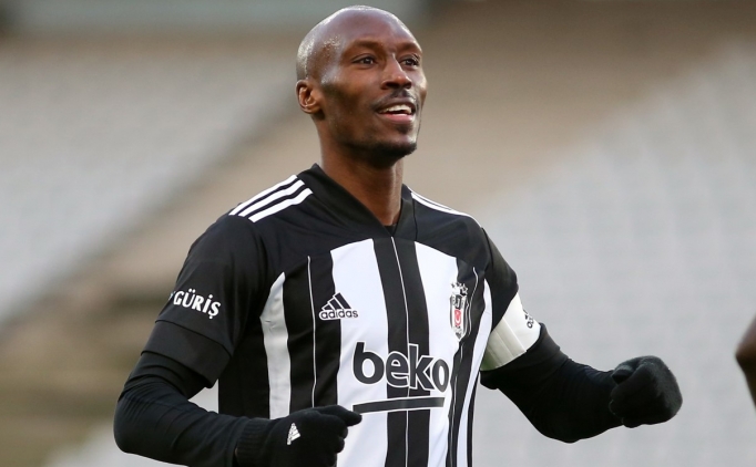 Beikta'ta 37'lik Atiba Hutchinson yine ilk sray ald!