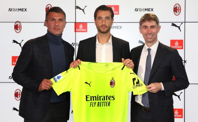Milan 38 yaşındaki kaleci Antonio Mirante'yi transfer etti