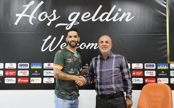 Alanyaspor, Candeias ile 2 yllk szleme imzalad