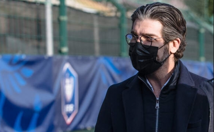 Juninho, Lyon'daki g�revini b�rak�yor!