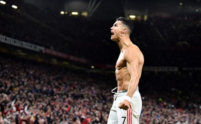 Rummenigge: 'Ronaldo'nun kaslar�n� g�r�nce etkilendim'