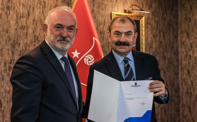 Trabzonspor'un yeni y�netimi mazbatas�n� ald�