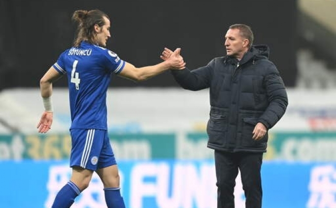 Leicester, Norwich'i devirdi! Jamie Vardy k�t� seriyi bitirdi!