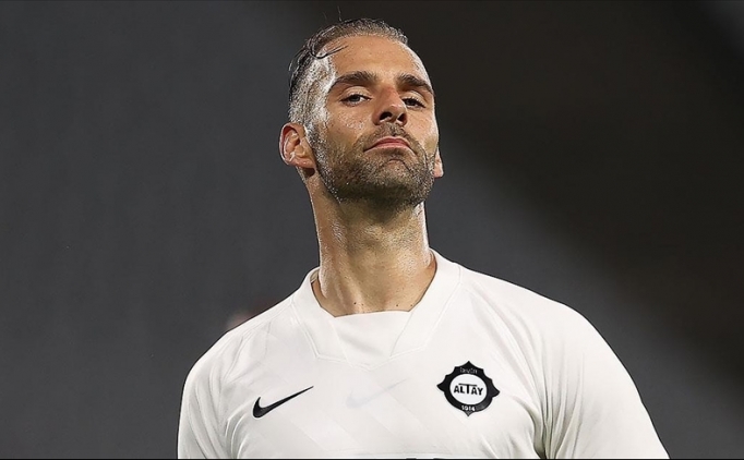 Altay'�n istikrar abidesi: Marco Paixao