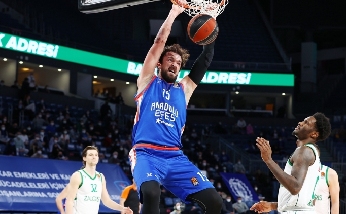 Anadolu Efes'i durdurabilen yok!
