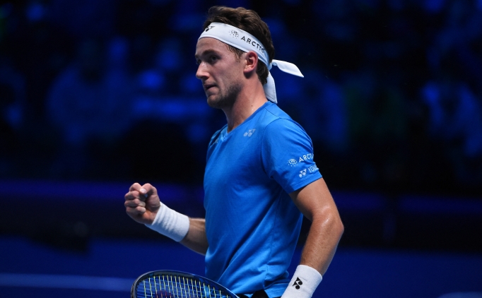 Djokovic, ATP Finalleri'ne galibiyetle balad!