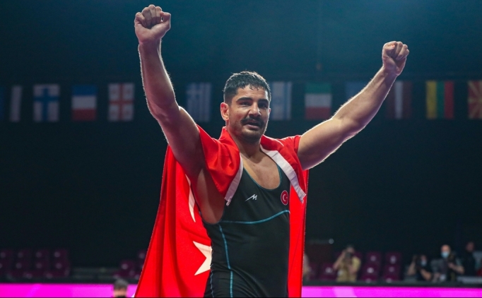 Taha Akgl ve Fazl Erylmaz'dan bronz madalya