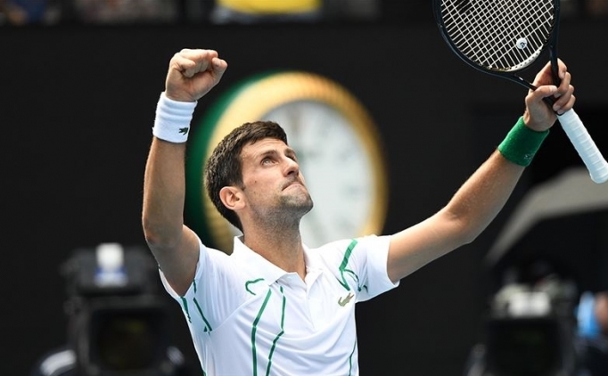 Djokovic, Nadal'� yendi ve tarihe ge�ti!