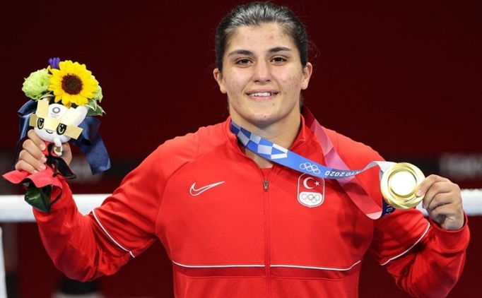Busenaz Sürmeneli, tenisle hazırlanıyor