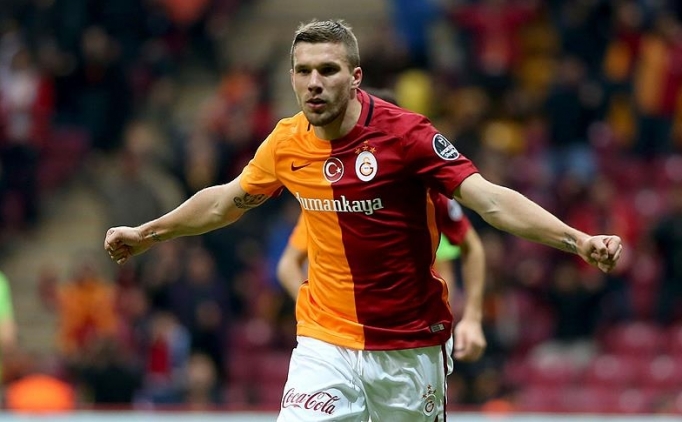 Lukas Podolski'den Galatasaray payla��m�