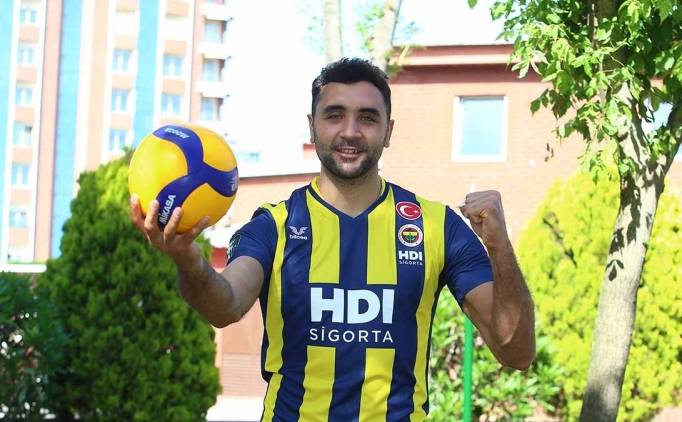 Fenerbah�e Erkek Voleybol Tak�m�'nda iki imza