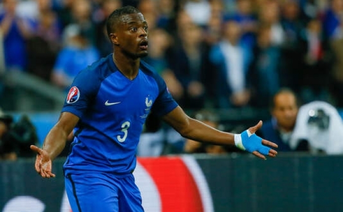 Evra: 'Bir �ans�m olsa Fransa'y� se�mezdim'