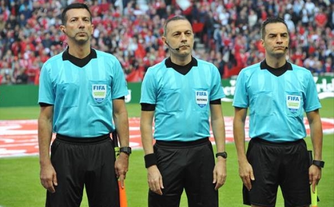 Cneyt akr'n ekibi hakemlii brakt!