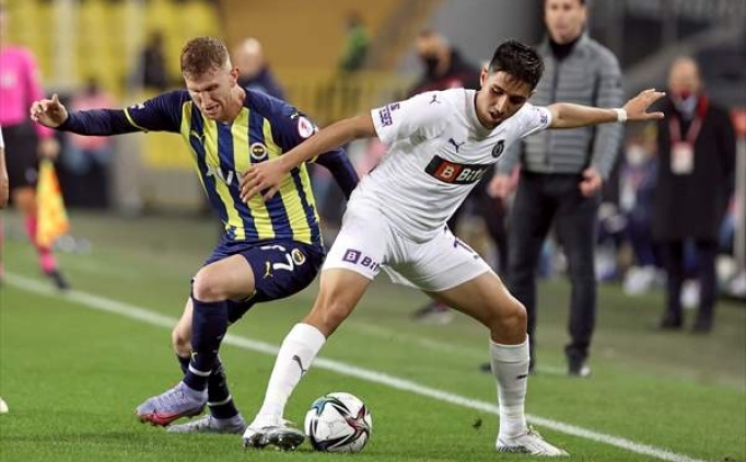 Fenerbah�e'de Burak Kapacak ayr�l�yor...