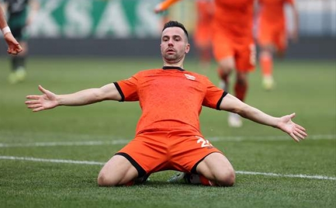 Adanaspor ayr�l��� resmen a��klad�