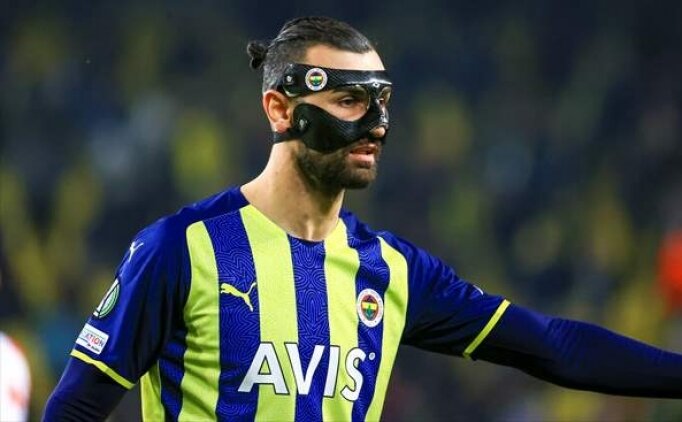 Serdar Dursun maskeyle sahaya d�nd�