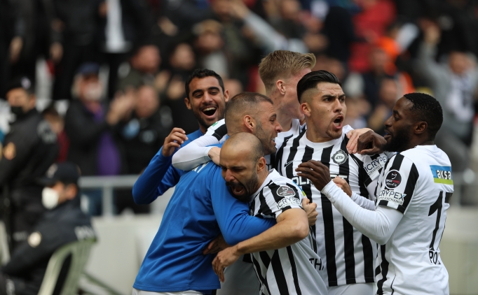 Altay'dan, yenilenen Alsancak Mustafa Denizli Stad�'nda ilk galibiyet