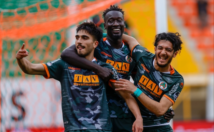 Alanyaspor 3 ma� sonra �ahland�