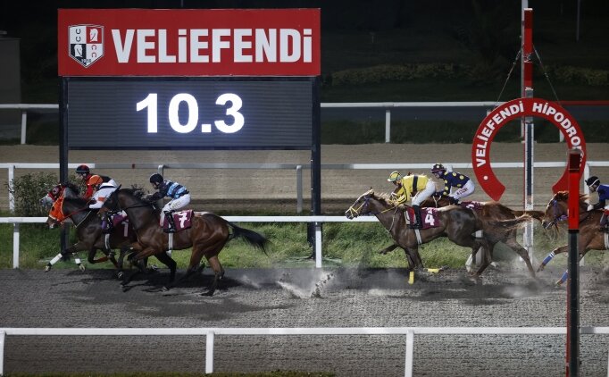 At yar��lar�nda D�nya Kad�nlar G�n� Ko�usu yap�ld�