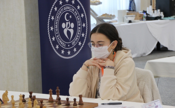 Kadnlar Satran ampiyonas, Balkesir'de balad!