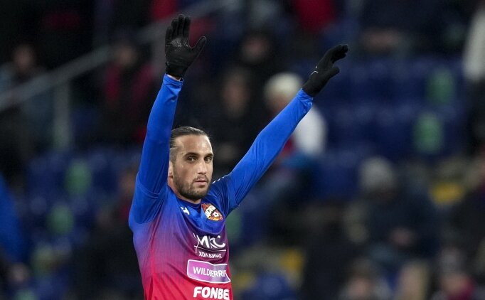 Yusuf Yaz�c�, Rusya'da co�tu!