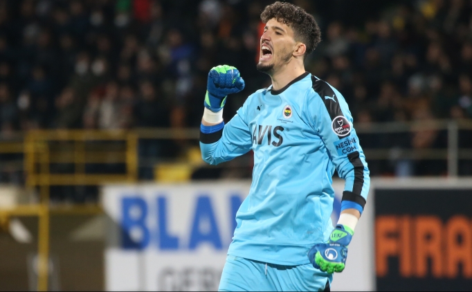 Ersun Yanal: 'Altay, Casillas'a benziyor'