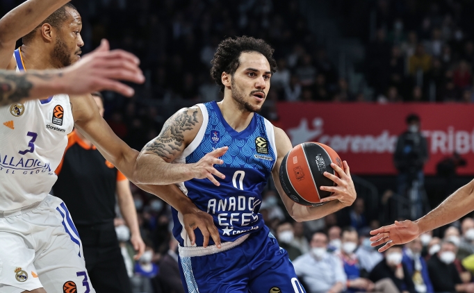 Anadolu Efes, Real'i son saniyede devirdi!