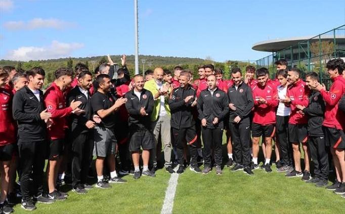 Sesi G�renler, Yunanistan'� ma�lup etti