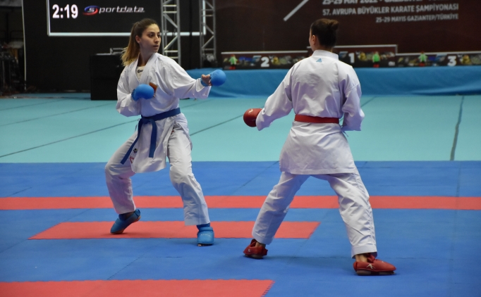 57. Avrupa B�y�kler Karate �ampiyonas� Gaziantep'te s�r�yor