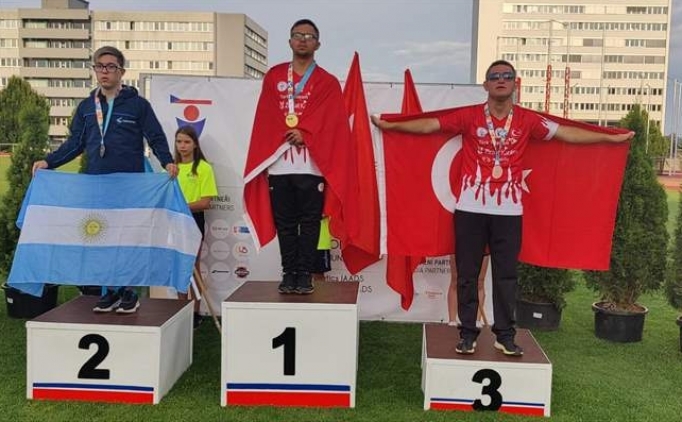 �zel sporcudan d�nya rekoru!