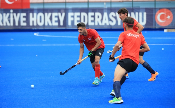 �im Hokeyi Milli Tak�m� g�z�n� Avrupa �ampiyonlu�una �evirdi