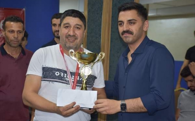 ��rnak'taki bilardo turnuvas�n� Erkan Akt� kazand�