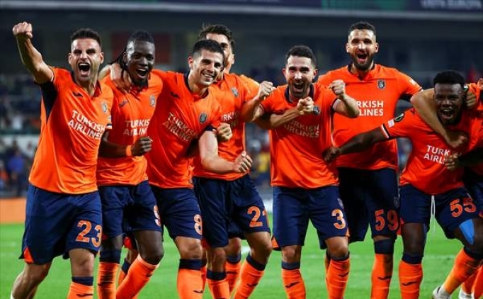 Ba�ak�ehir - Hearts: 11'ler