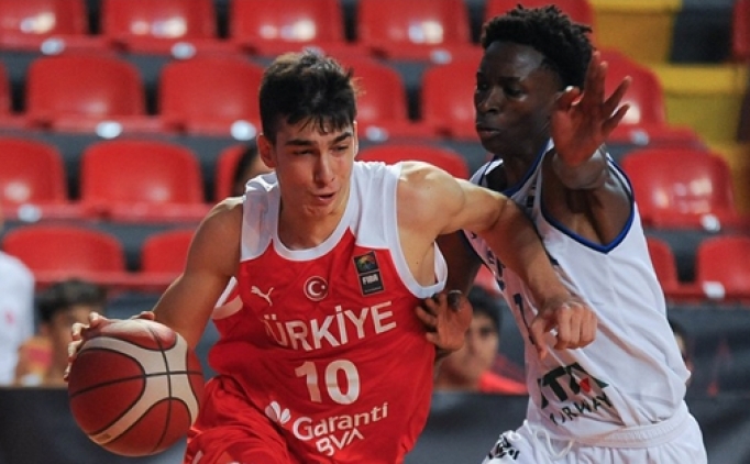 Basketbol'da gen milliler talya'ya malup!