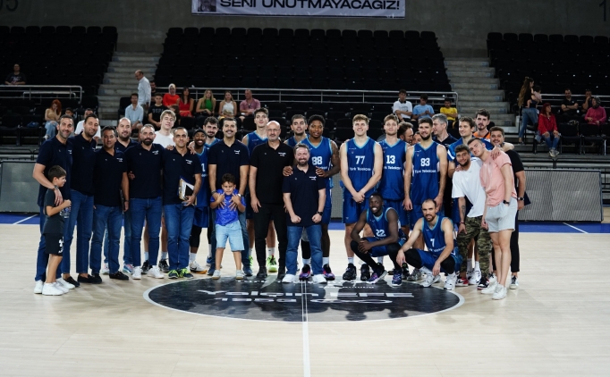 Yal��n Efe Basketbol Turnuvas�'nda T�rk Telekom birinci oldu