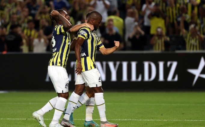 Fenerbah�e'nin forvetleri devleri geride b�rakt�!