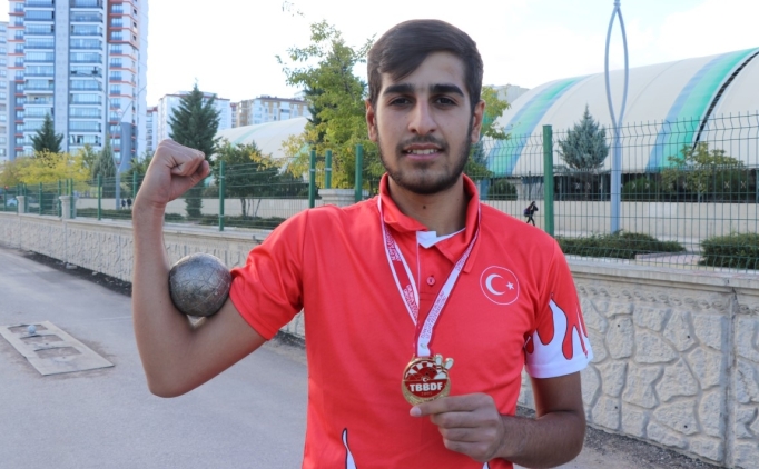 Milli bocceci Ahmet Karaka'n hedefi dnya birincilii