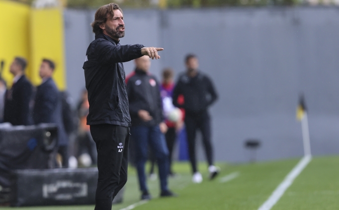 Pirlo, Bar�a'n�n kap�s�ndan d�nm��!
