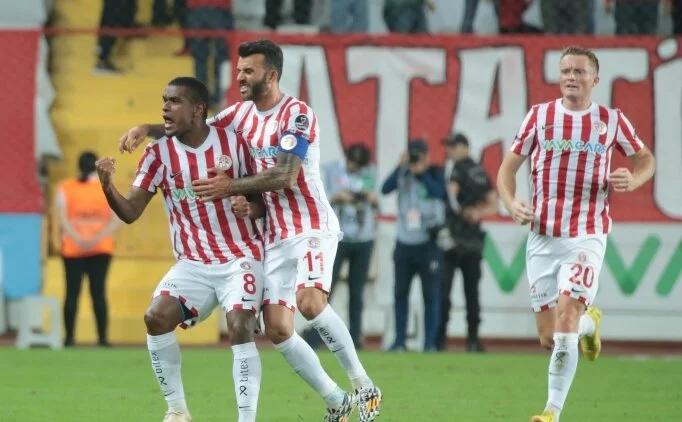 Antalyaspor, 90+6'da kazand