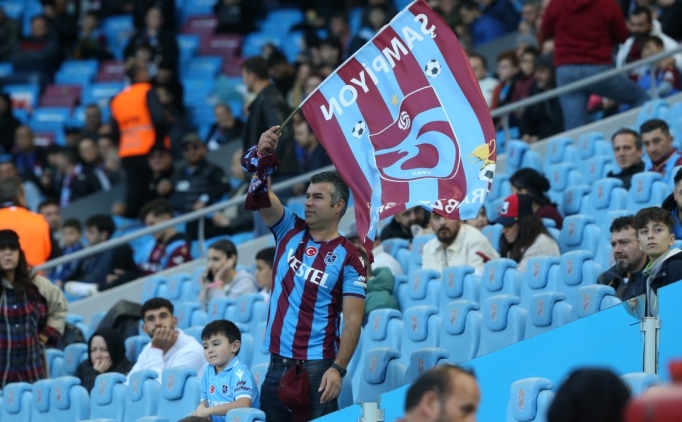 Trabzon'da trib�nler dolmad�