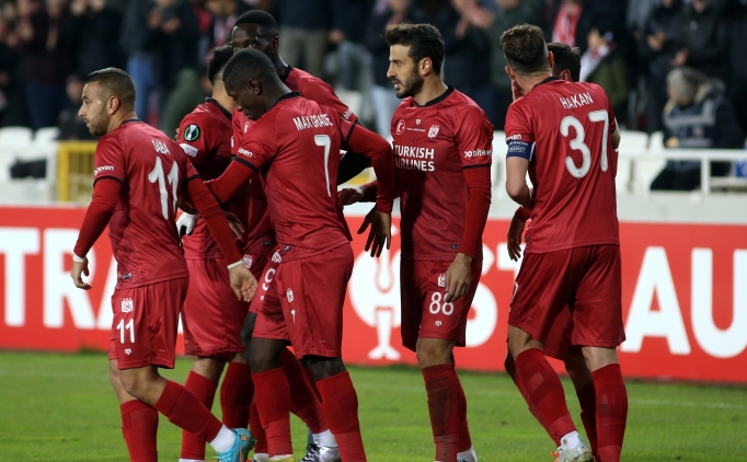Sivasspor turu 3-0'la kapt�!