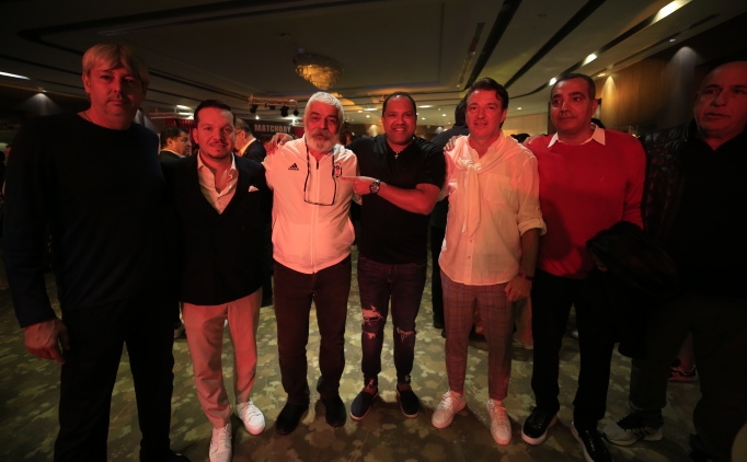 7. Efsaneler Kupas� Futbol Turnuvas� �ncesi a��l�� gecesi