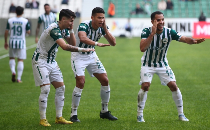 Giresunspor 8 hafta kazand�, �stanbulspor 10 ki�i y�k�ld�!
