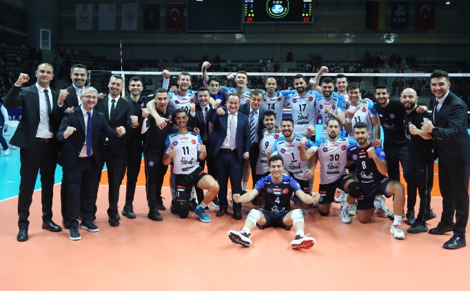 Halkbank, Avrupa'da �ok rahat!